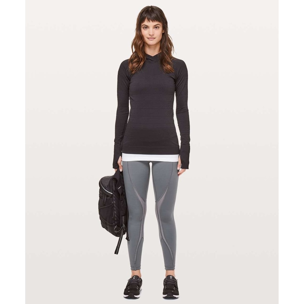 Lululemon Run Smoothly 7/8 Tight‎ in Titanium Size 2